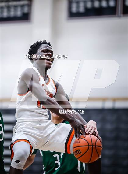 Thumbnail 2 in Grant vs Granada Hills Charter (Hart Holiday Classic) photogallery.