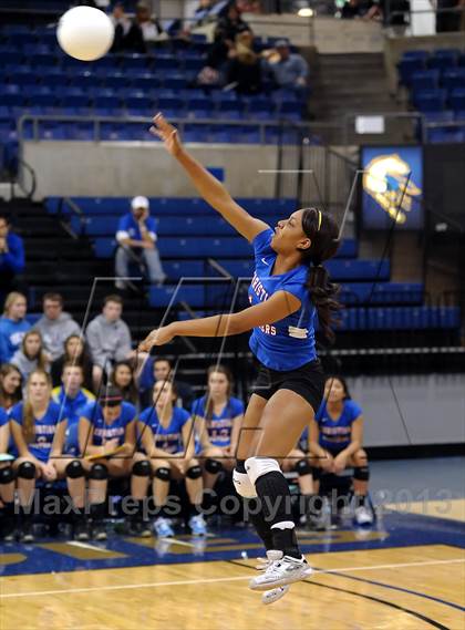 Thumbnail 1 in Vista del Lago vs. Christian Brothers (CIF SJS D3 Final) photogallery.