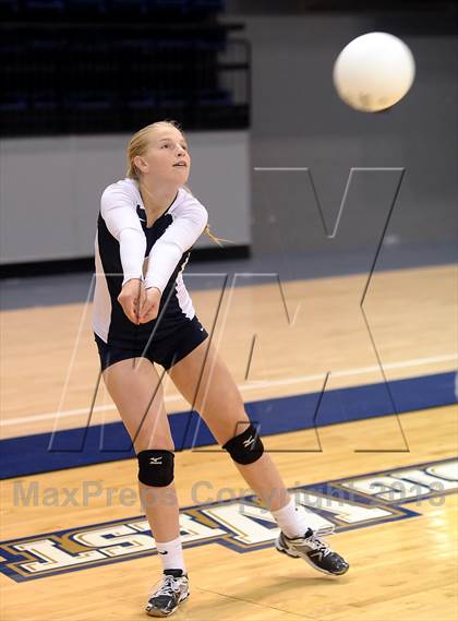 Thumbnail 3 in Vista del Lago vs. Christian Brothers (CIF SJS D3 Final) photogallery.