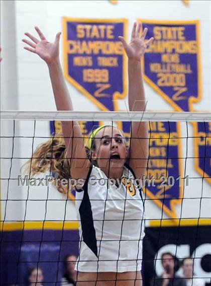 Thumbnail 2 in Mira Costa vs. Santa Barbara (2010 Durango Fall Classic) photogallery.