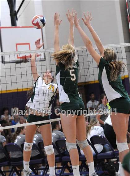 Thumbnail 1 in Mira Costa vs. Santa Barbara (2010 Durango Fall Classic) photogallery.