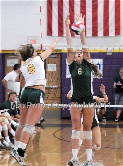 Thumbnail 2 in Mira Costa vs. Santa Barbara (2010 Durango Fall Classic) photogallery.