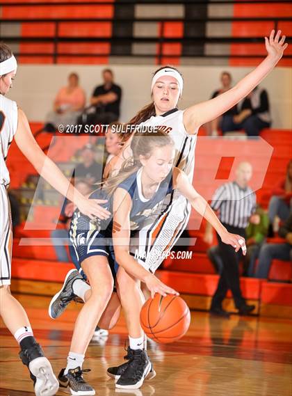 Thumbnail 1 in JV: Marist @ Roseburg photogallery.