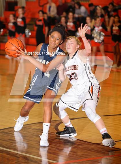 Thumbnail 2 in JV: Marist @ Roseburg photogallery.