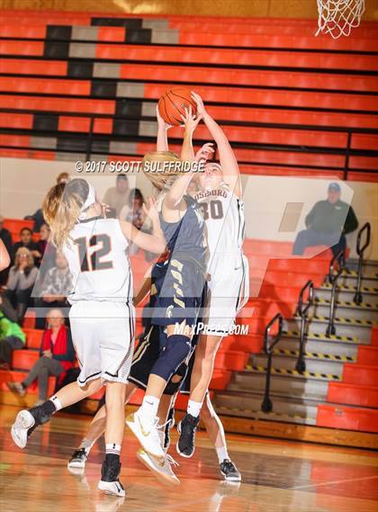 Thumbnail 2 in JV: Marist @ Roseburg photogallery.