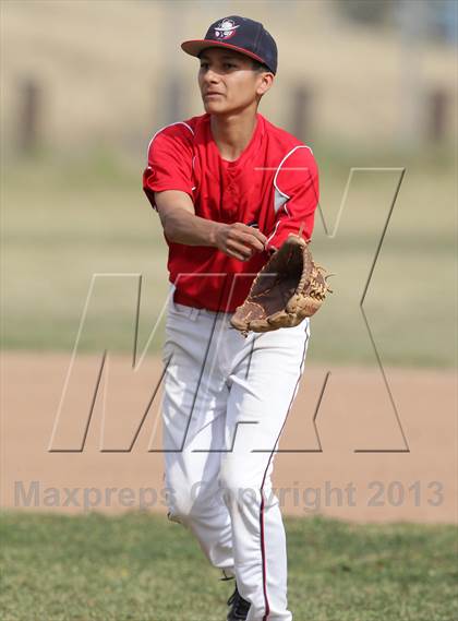 Thumbnail 3 in Bellarmine-Jefferson @ St. Genevieve photogallery.