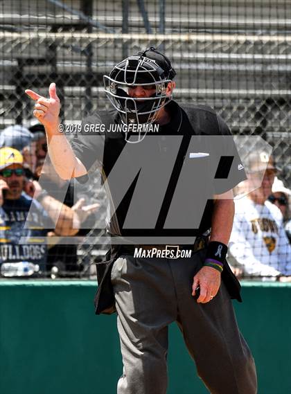 Thumbnail 3 in Bishop O'Dowd vs. Alhambra (CIF NCS D3 Final) photogallery.