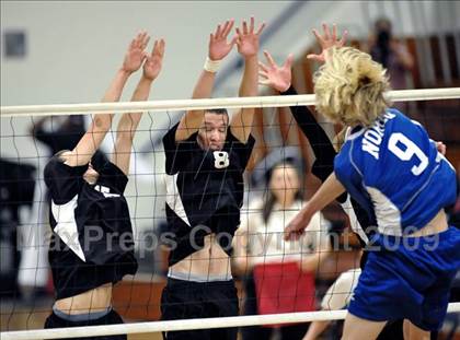 Thumbnail 2 in Norco vs. Oak Park (CIF SS D3 Final) photogallery.