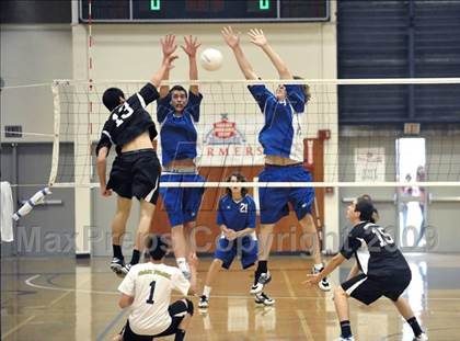 Thumbnail 2 in Norco vs. Oak Park (CIF SS D3 Final) photogallery.