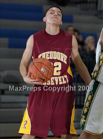 Thumbnail 1 in Roosevelt vs. Royal (Burbank Tip-Off Classic) photogallery.