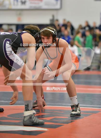 Thumbnail 3 in IHSA 1A Wrestling Sectionals photogallery.