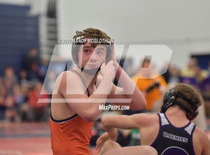 Thumbnail 2 in IHSA 1A Wrestling Sectionals photogallery.