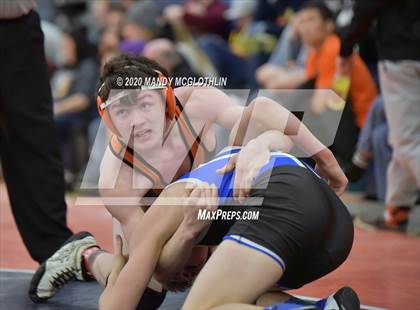 Thumbnail 3 in IHSA 1A Wrestling Sectionals photogallery.