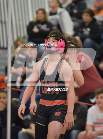 Thumbnail 2 in IHSA 1A Wrestling Sectionals photogallery.
