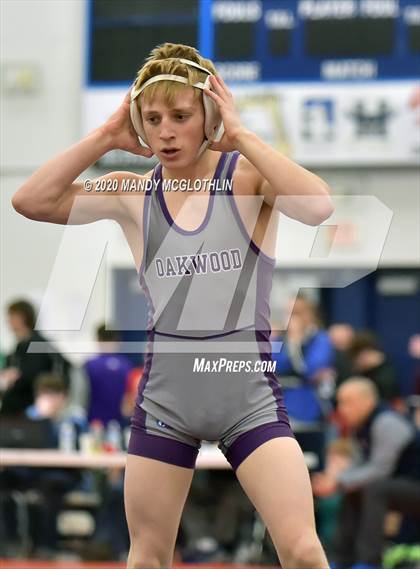 Thumbnail 2 in IHSA 1A Wrestling Sectionals photogallery.