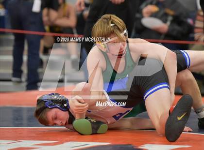 Thumbnail 1 in IHSA 1A Wrestling Sectionals photogallery.