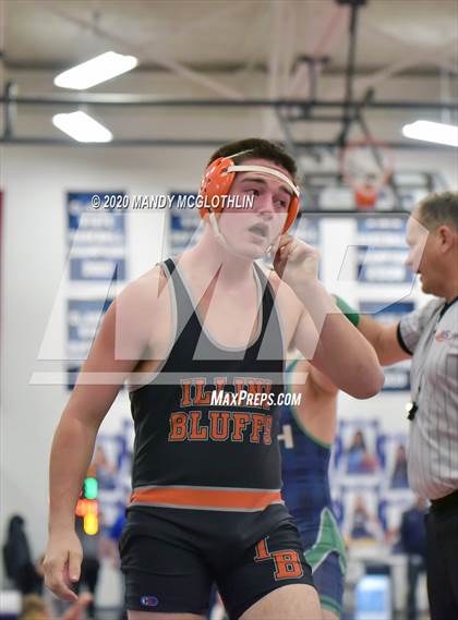 Thumbnail 2 in IHSA 1A Wrestling Sectionals photogallery.