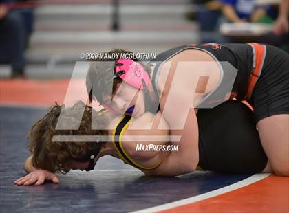 Thumbnail 1 in IHSA 1A Wrestling Sectionals photogallery.