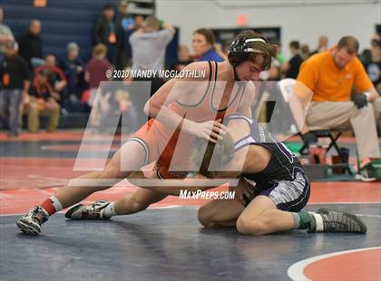 Thumbnail 2 in IHSA 1A Wrestling Sectionals photogallery.