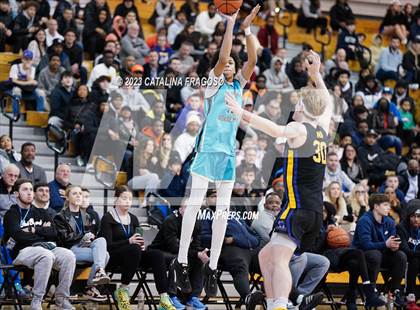 Thumbnail 2 in Montverde Academy vs. Link Academy (Metro Classic) photogallery.