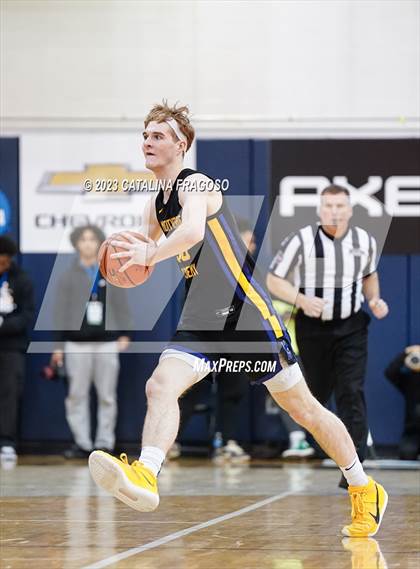 Thumbnail 2 in Montverde Academy vs. Link Academy (Metro Classic) photogallery.