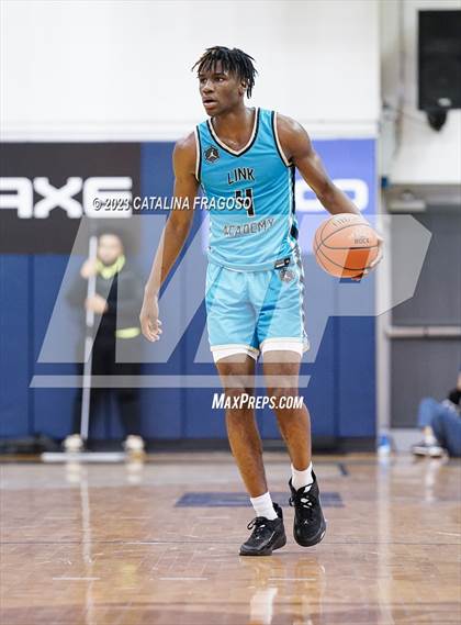 Thumbnail 1 in Montverde Academy vs. Link Academy (Metro Classic) photogallery.