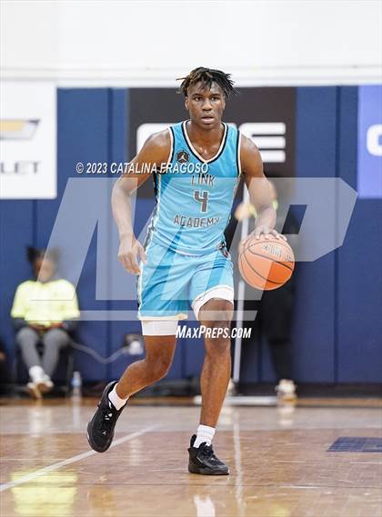 Thumbnail 2 in Montverde Academy vs. Link Academy (Metro Classic) photogallery.