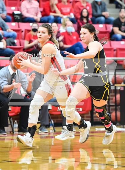 Thumbnail 2 in Muenster vs Cisco (UIL Regional semifinal) photogallery.