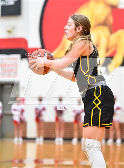 Thumbnail 3 in Muenster vs Cisco (UIL Regional semifinal) photogallery.