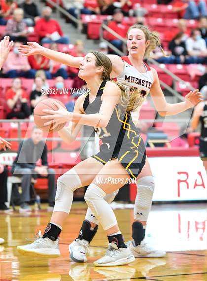 Thumbnail 1 in Muenster vs Cisco (UIL Regional semifinal) photogallery.