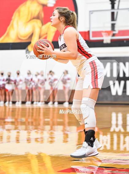 Thumbnail 3 in Muenster vs Cisco (UIL Regional semifinal) photogallery.