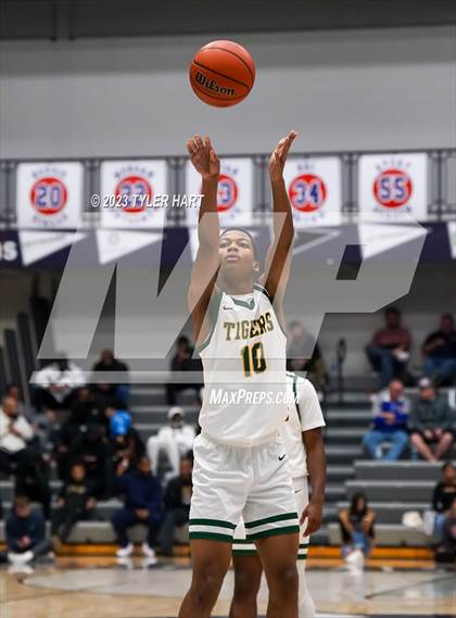 Thumbnail 2 in Indianapolis Crispus Attucks vs. Center Grove (Sneakers for Santa Shootout) photogallery.