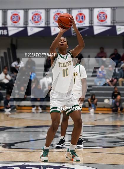 Thumbnail 3 in Indianapolis Crispus Attucks vs. Center Grove (Sneakers for Santa Shootout) photogallery.