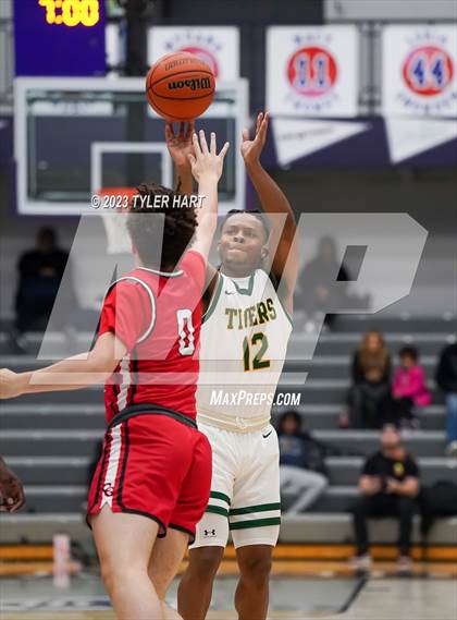 Thumbnail 2 in Indianapolis Crispus Attucks vs. Center Grove (Sneakers for Santa Shootout) photogallery.