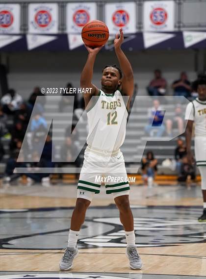Thumbnail 3 in Indianapolis Crispus Attucks vs. Center Grove (Sneakers for Santa Shootout) photogallery.