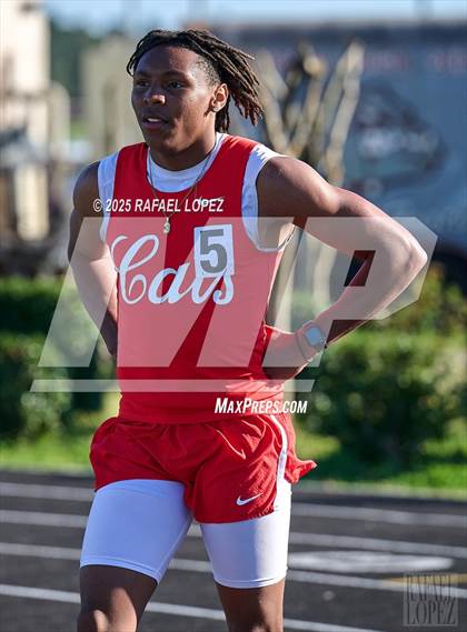 Thumbnail 2 in Dog Pound Invitational (100M) photogallery.