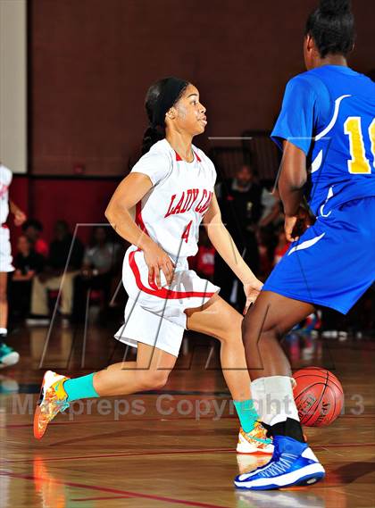 Thumbnail 1 in Serra vs. St. Bernard (CIF SoCal Regional D4 Final) photogallery.