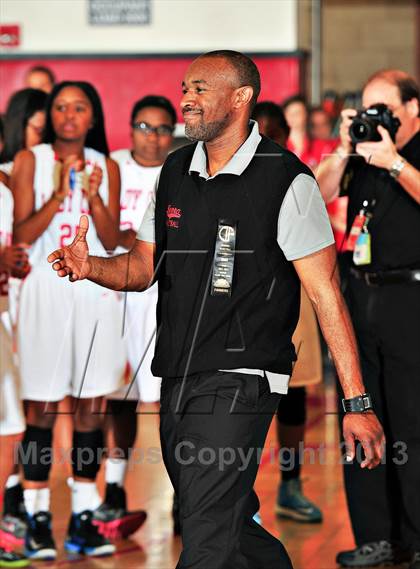 Thumbnail 2 in Serra vs. St. Bernard (CIF SoCal Regional D4 Final) photogallery.
