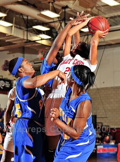 Thumbnail 1 in Serra vs. St. Bernard (CIF SoCal Regional D4 Final) photogallery.