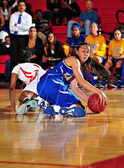Thumbnail 2 in Serra vs. St. Bernard (CIF SoCal Regional D4 Final) photogallery.