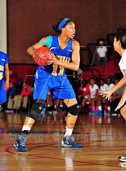 Thumbnail 2 in Serra vs. St. Bernard (CIF SoCal Regional D4 Final) photogallery.