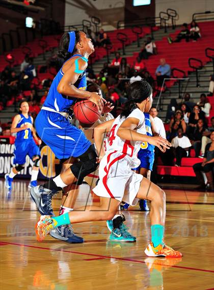 Thumbnail 1 in Serra vs. St. Bernard (CIF SoCal Regional D4 Final) photogallery.