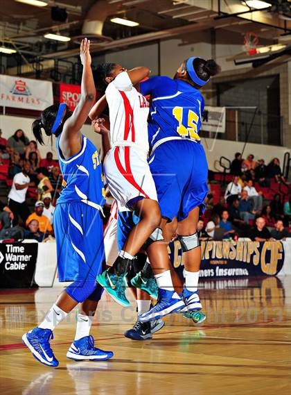 Thumbnail 1 in Serra vs. St. Bernard (CIF SoCal Regional D4 Final) photogallery.