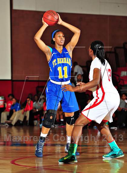 Thumbnail 1 in Serra vs. St. Bernard (CIF SoCal Regional D4 Final) photogallery.