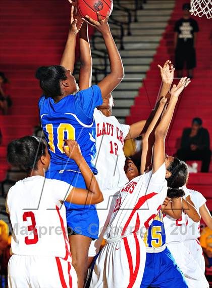 Thumbnail 1 in Serra vs. St. Bernard (CIF SoCal Regional D4 Final) photogallery.