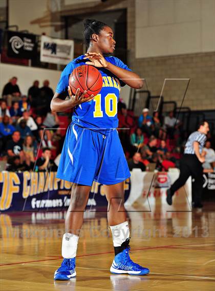 Thumbnail 2 in Serra vs. St. Bernard (CIF SoCal Regional D4 Final) photogallery.