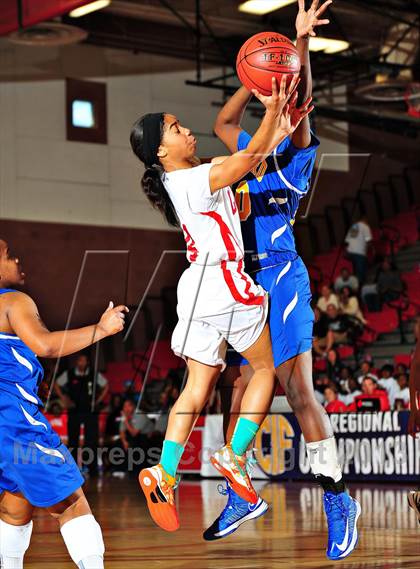 Thumbnail 2 in Serra vs. St. Bernard (CIF SoCal Regional D4 Final) photogallery.