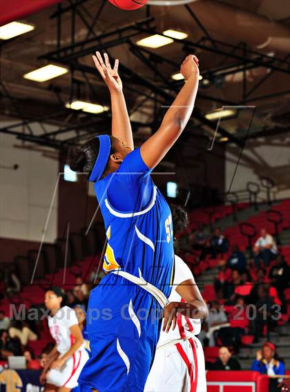 Thumbnail 1 in Serra vs. St. Bernard (CIF SoCal Regional D4 Final) photogallery.