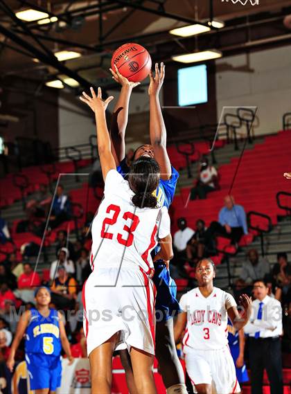 Thumbnail 1 in Serra vs. St. Bernard (CIF SoCal Regional D4 Final) photogallery.