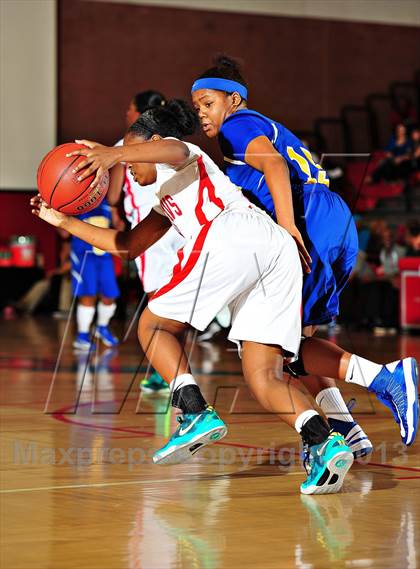 Thumbnail 2 in Serra vs. St. Bernard (CIF SoCal Regional D4 Final) photogallery.